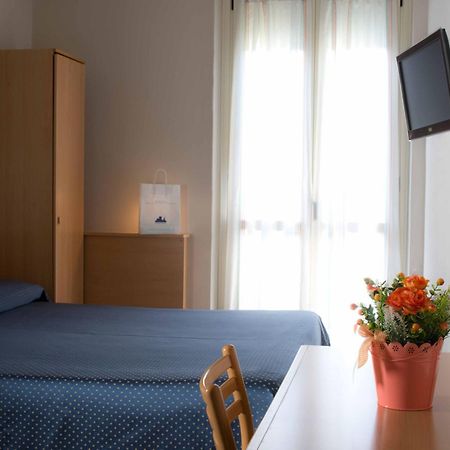 ホテル ミラマー シルミオーネ 部屋 写真